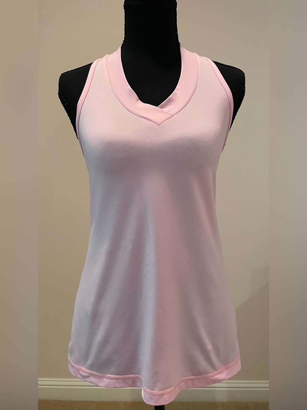 Women's Sofibella V-Neck Sleeveless Tennis Tank Top in Pale Pink